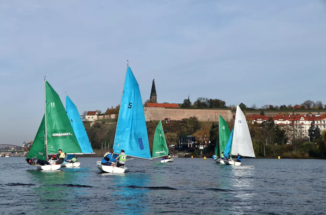 Jachting pod Vyšehradem