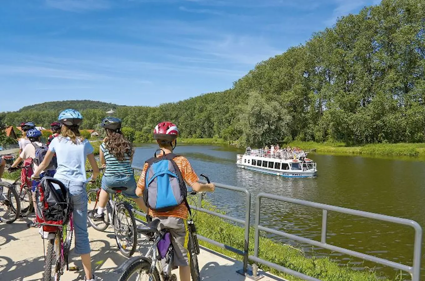 V Napajedlech se otevrela další cást cyklostezky okolo Batova kanálu