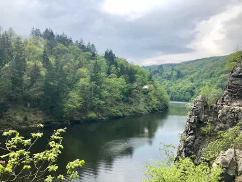 Vydejte se na výlet na Svatojánské proudy ve stopách první české značené turistické trasy