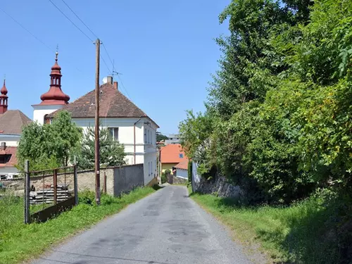 Za historií i filmovými místy do obce Křečovice – výlet za místy z filmu Vesničko má středisková