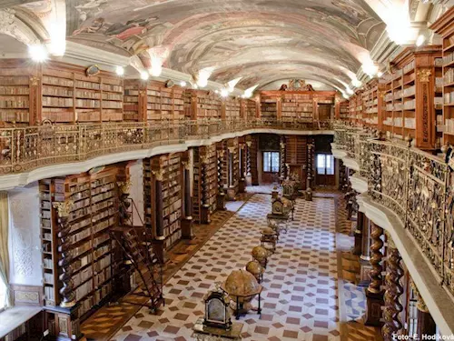 Prohlédněte si barokní knihovnu Klementina