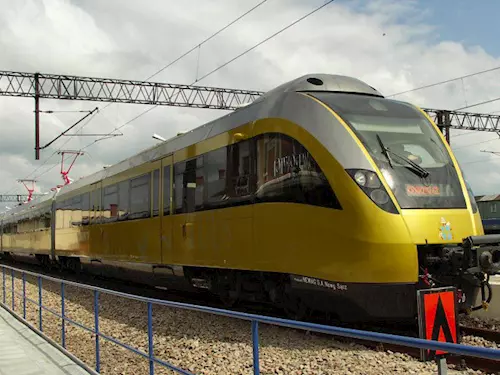 Vlak Jana Pavla II. přijíždí do Česka