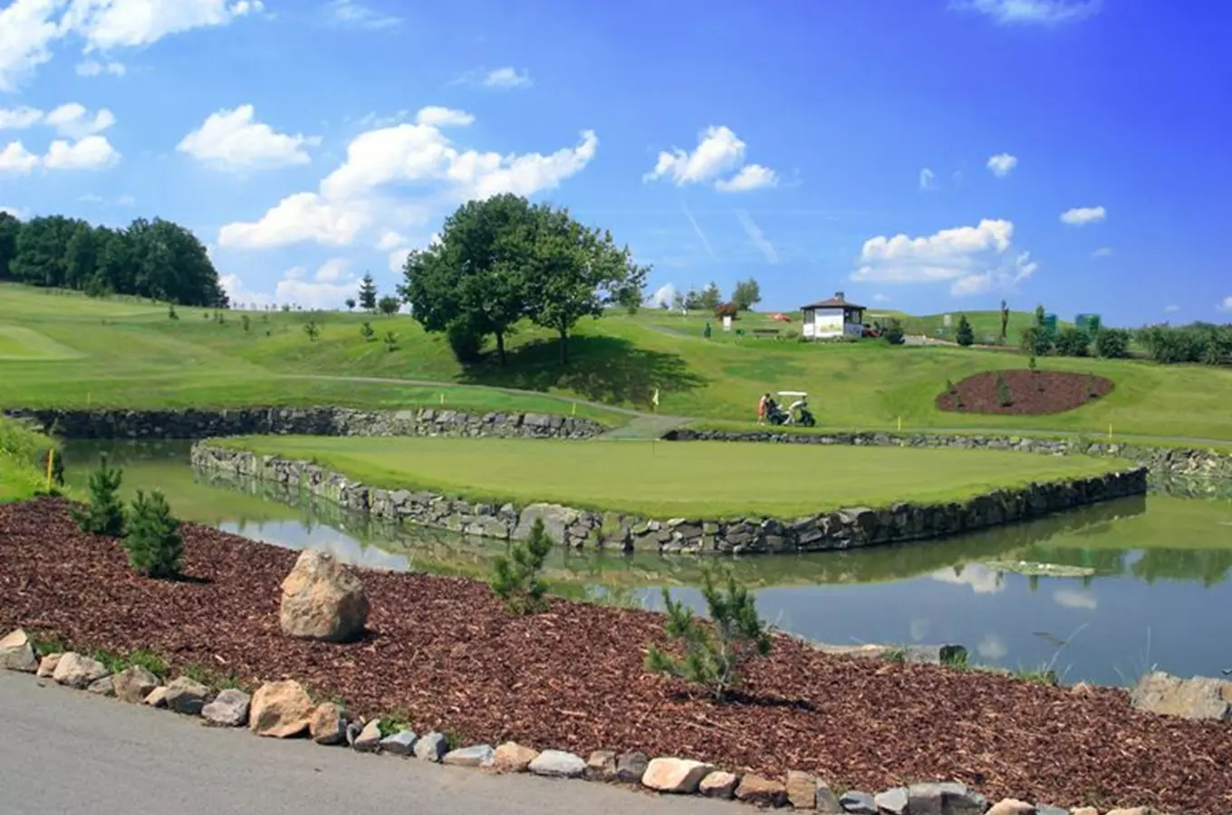 Golf Resort Konopiště – golfová hra spojená s ubytováním na zámku u Konopiště
