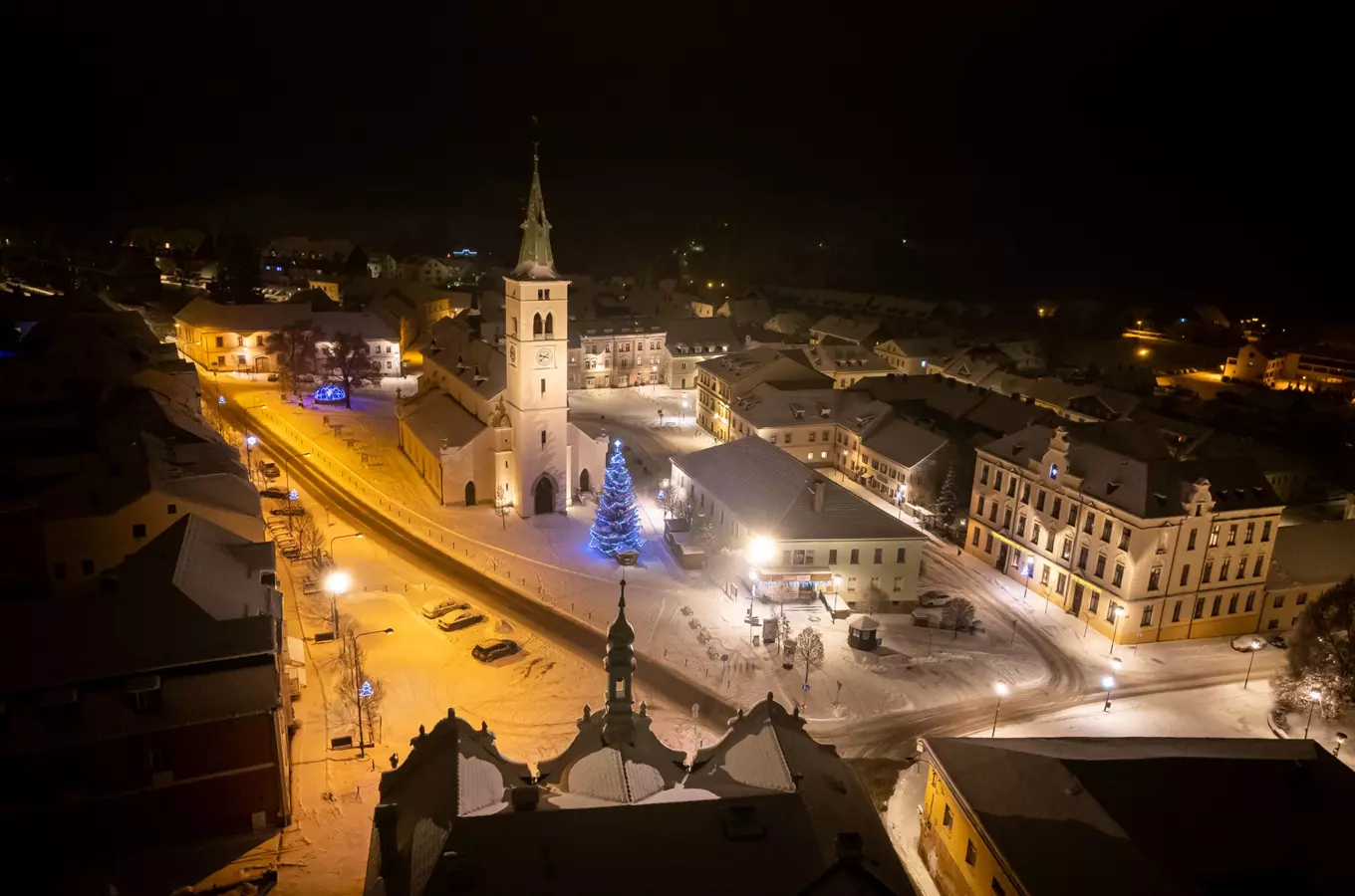 Vánoční prohlídka města s šálkem horkého moštu