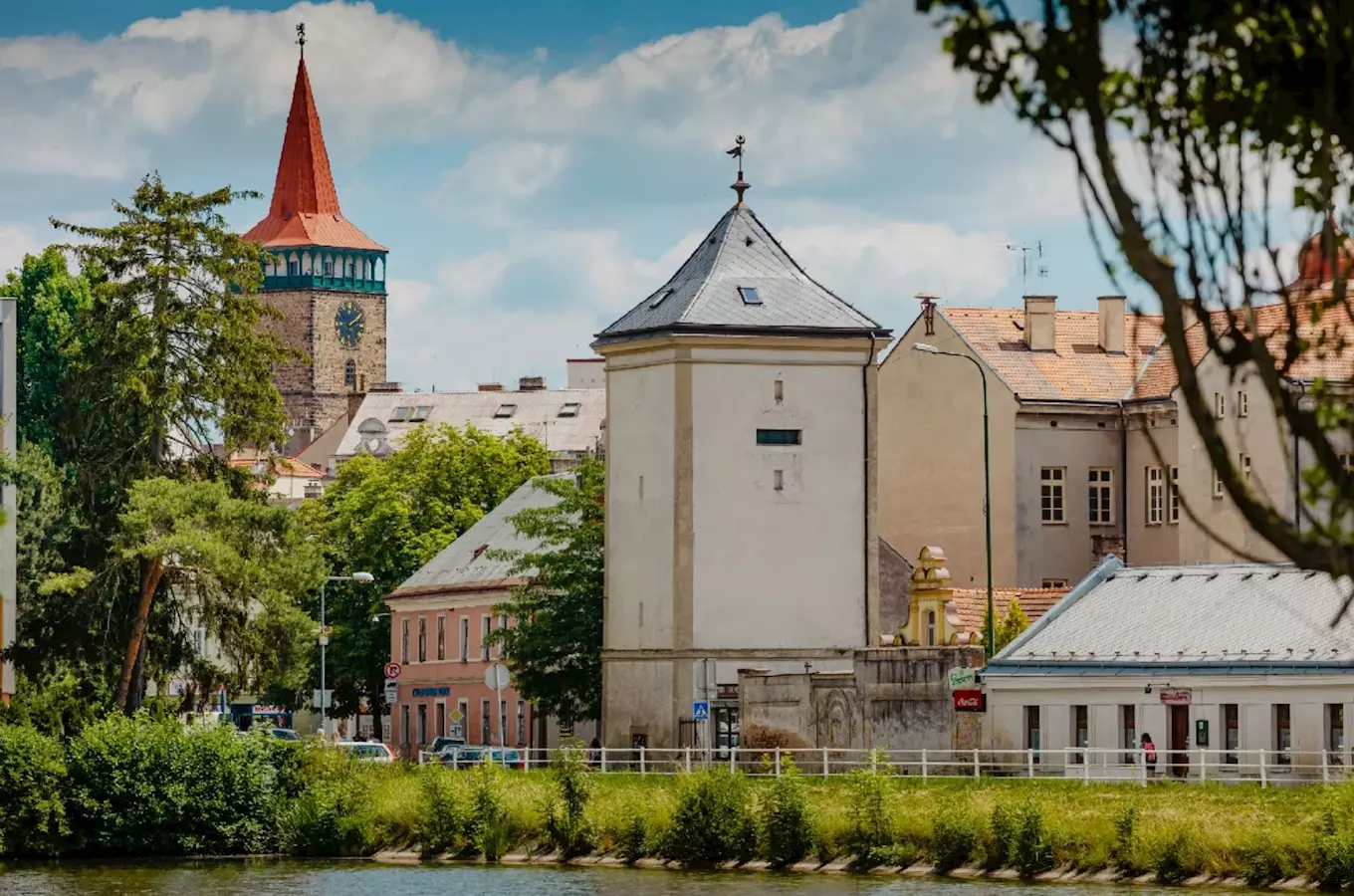 Věž Jičín – originální ubytování a expozice Petra Hebera