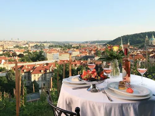 Villa Richter a Svatováclavská vinice – unikátní výhled na historickou Prahu