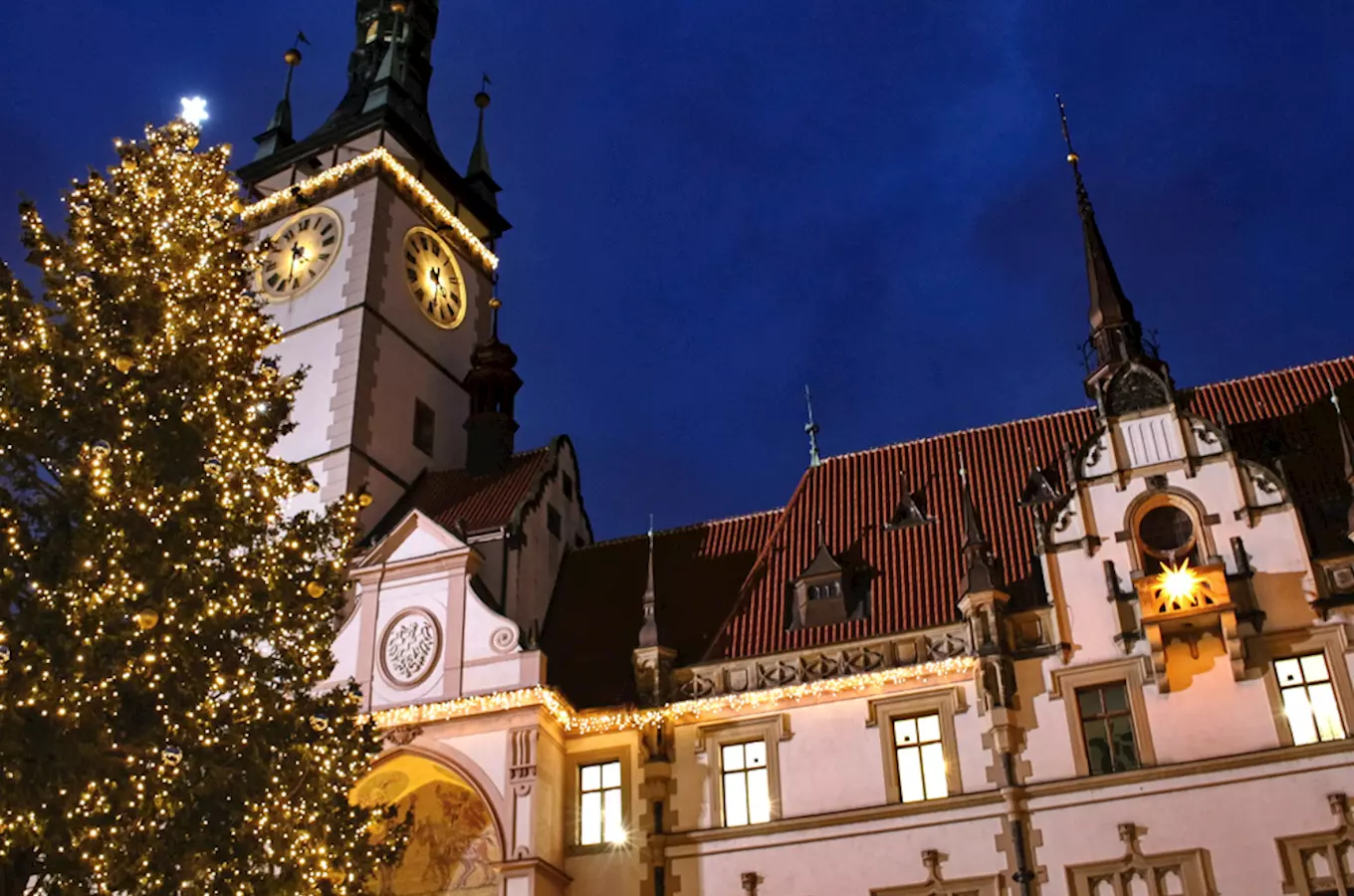 Na Dolním náměstí v Olomouci se opět bruslí