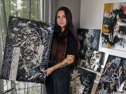 Vernisáž výstavy Hranice – Dana V.