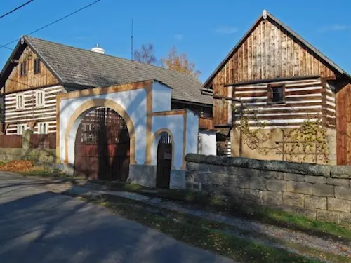 Vesnická památková rezervace Nosálov – unikátní komplex chmelařských domů 