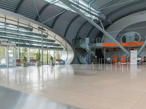Letiště Karlovy Vary – nejmenší mezinárodní letiště v České republice