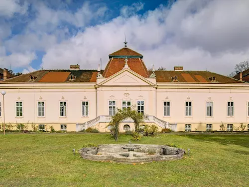 Emin zámek v Šanově