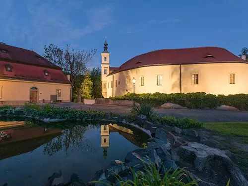 Zámek Roztoky – Středočeské muzeum v Roztokách u Prahy