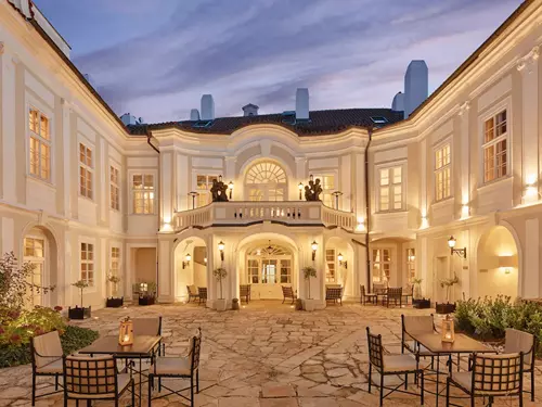 Novinky v nabídce ubytování: luxusní hotely v Praze i regionech Česka 