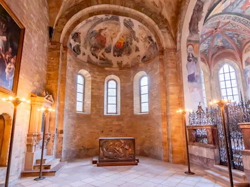 Církevní řády: Benediktini a přístupné i zaniklé kláštery