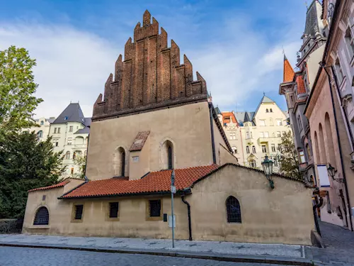 Staronová synagoga v Praze, kudy z nudy