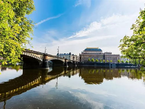 Praha mezi mosty – Skryté příběhy Vltavy