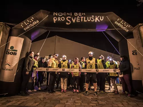 Noční běh pro Světlušku 2024 v Praze