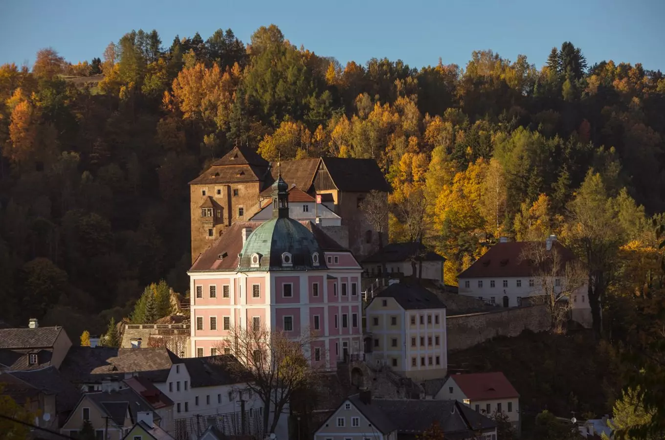 Poznejte nejkrásnější hrady a zámky Karlovarského kraje