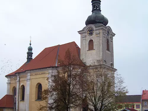 Kostel sv. Aloise Gonzagy Uhlířské Janovice