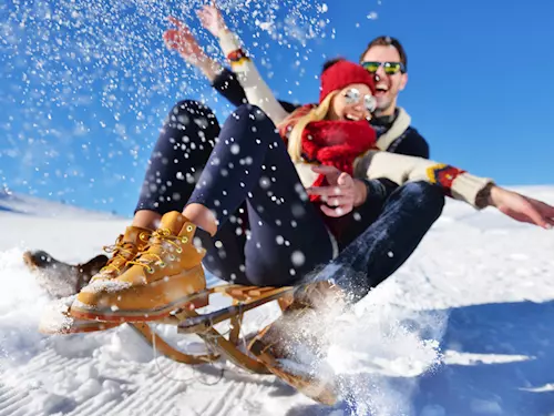Sáňkování a snowtubing ve městech i na horách: nejlepší tipy
