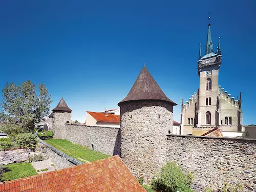 Poličské hradby s kostelem sv. Jakuba