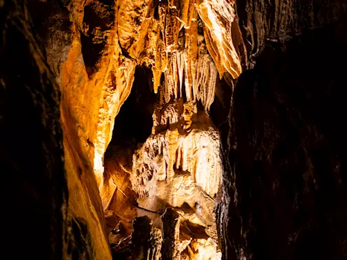 10 tipů na výlety do jeskyní aneb ve stínu i na výsluní