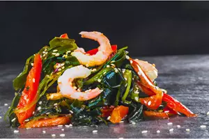 Krevety s wakame