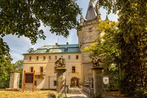 stránov