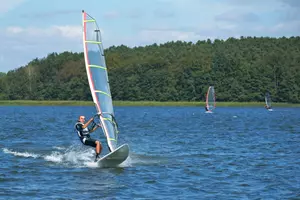 windsurfing