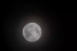 Měsíc