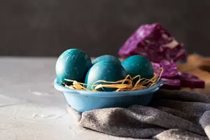modrá vajíčka zelí