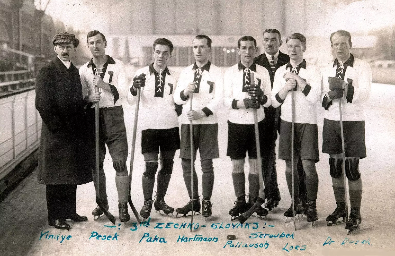 Bronzový hokejový tým Československa na letních olympijských hrách v Antverpách 1920