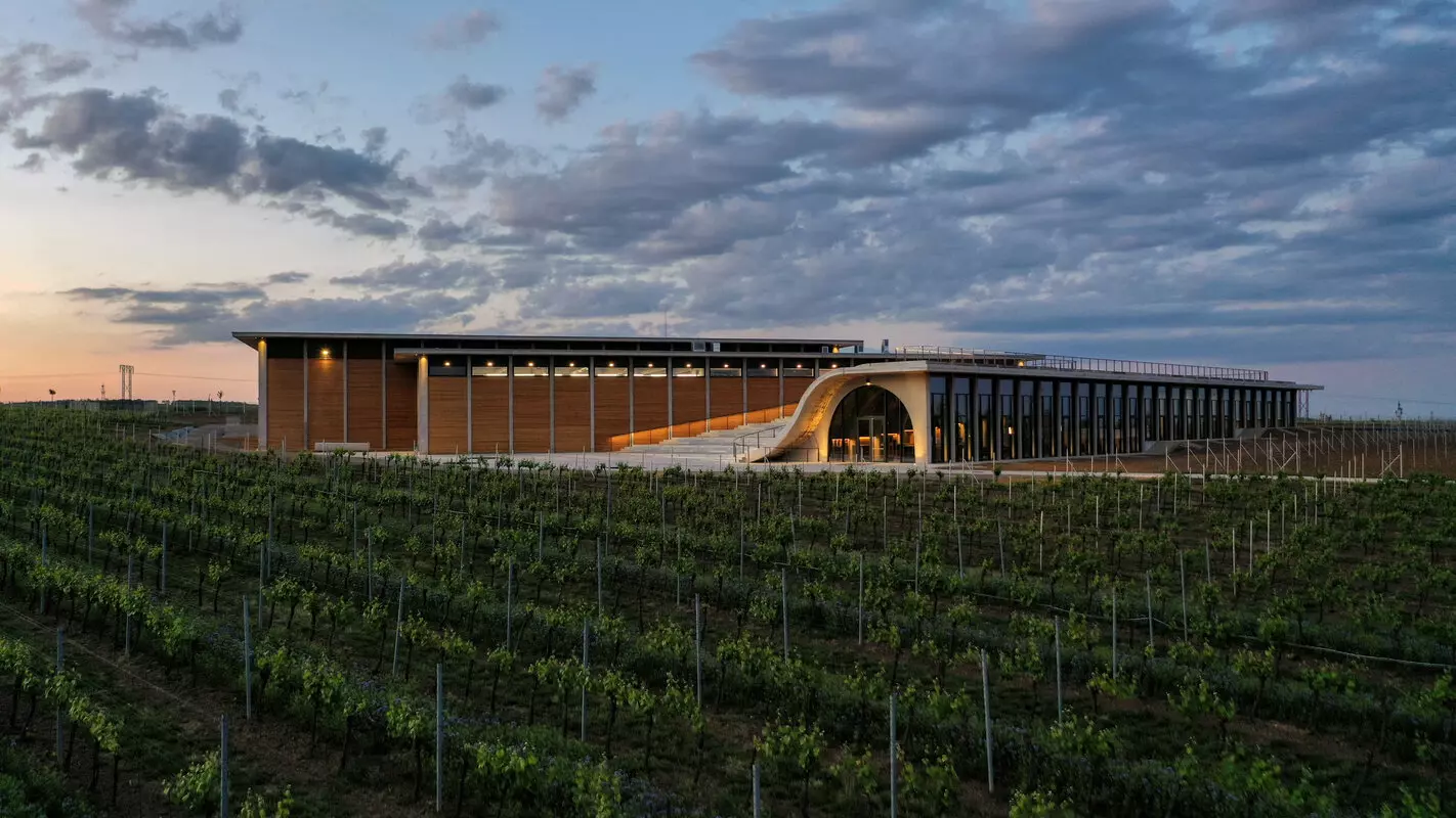 Moderní architektura na vinicích: 10 tipů, kam za dobrým vínem a nápaditým designem