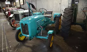 Expozice historických traktorů Zemědělského muzea v Čáslavi