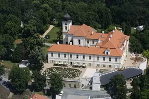 Zámek Loučeň – zámek, kde to žije