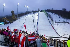 Fanouškové si Mistrovství světa v letech na lyžích užívají