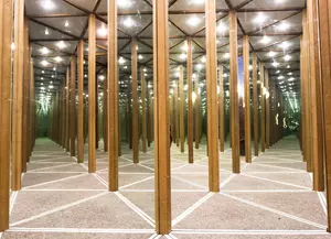 Zrcadlový labyrint a kaleidoskopické kino se otevřelo v centru Prahy