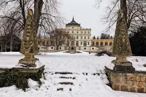 zámek Ploskovice